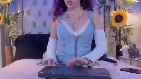 Snapshot of nyssawoodd chatting on September 24, 9:25 pm nyssawoodd online show from September 24, 9:25 pm