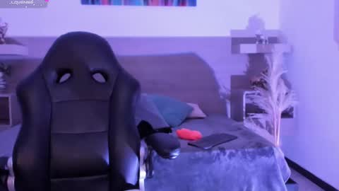 Snapshot of nyxshadow__ chatting on February 11, 4:01 am Nyx Shadow online show from February 11, 4:01 am