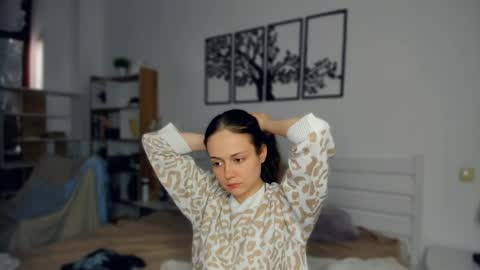 Elis online show from April 6, 4:46 am