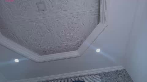 independent model online show from March 26, 11:12 am