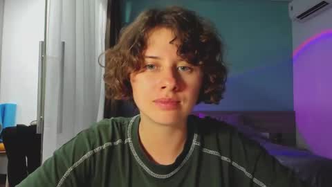 Evie online show from February 1, 2:45 pm