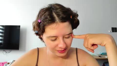 Evie online show from April 11, 7:45 am