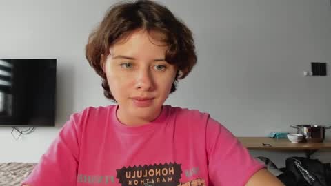 Evie online show from April 25, 9:23 am