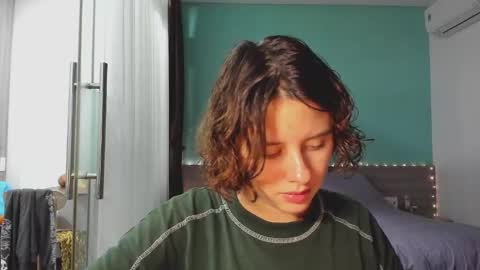 Evie online show from December 27, 12:34 pm