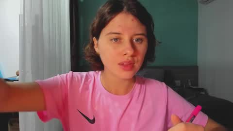 Evie online show from January 6, 1:52 pm