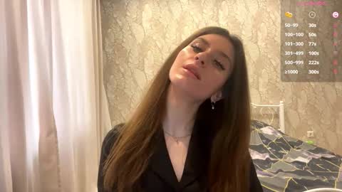 Mia online show from November 27, 9:56 am