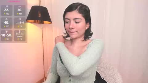 Snapshot of oh__holly chatting on February 18, 11:30 pm Holly online show from February 18, 11:30 pm