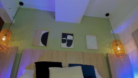 Holly online show from November 19, 11:32 am