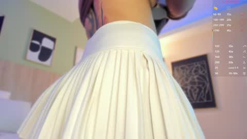 Holly online show from April 22, 11:29 am