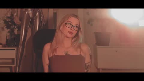 your dear Lilith Chapman online show from June 10, 11:20 am