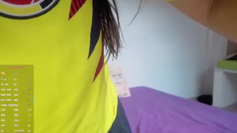 ohanna_ online show from June 23, 10:30 pm