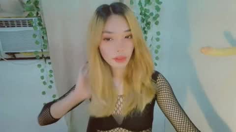 LIAN online show from October 13, 3:58 pm