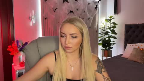 Emma online show from October 25, 1:35 am