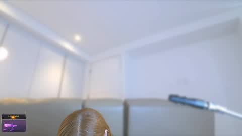 Lyz  online show from April 27, 4:04 pm