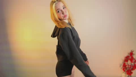 Emi and Ohpi online show from March 30, 2:16 pm