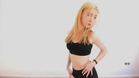 Emi and Ohpi online show from March 20, 11:37 am