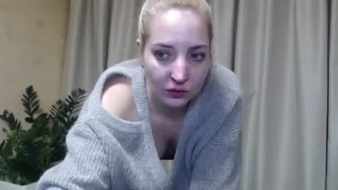 Snapshot of ohsweetmari chatting on February 11, 4:46 pm Mari online show from February 11, 4:46 pm