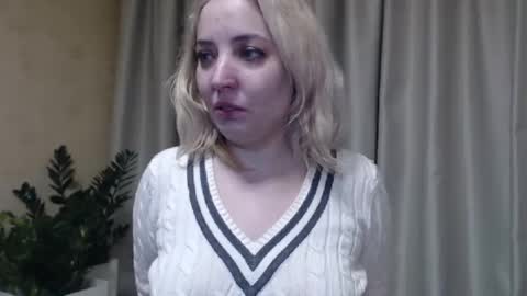 Snapshot of ohsweetmari chatting on January 23, 5:10 pm Mari online show from January 23, 5:10 pm