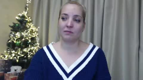 Snapshot of ohsweetmari chatting on December 24, 4:08 pm Mari online show from December 24, 4:08 pm