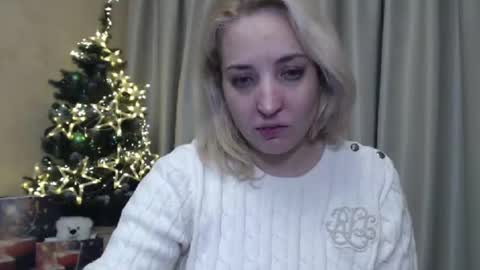 Snapshot of ohsweetmari chatting on December 26, 1:07 am Mari online show from December 26, 1:07 am