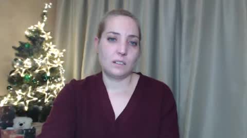 Snapshot of ohsweetmari chatting on January 4, 4:32 pm Mari online show from January 4, 4:32 pm