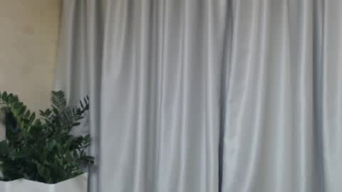 Snapshot of ohsweetmari chatting on October 2, 5:07 pm Mari online show from October 2, 5:07 pm