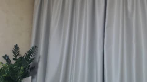 Snapshot of ohsweetmari chatting on February 1, 5:05 pm Mari online show from February 1, 5:05 pm