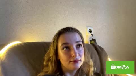 Olivia here online show from September 30, 9:37 am
