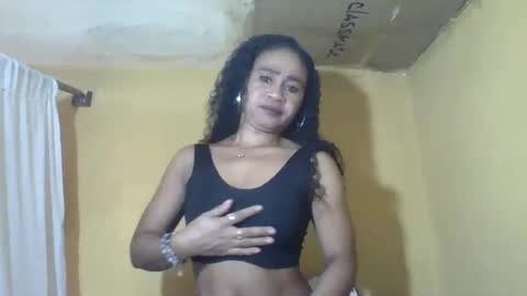 olivia9794 online show from May 23, 10:46 am