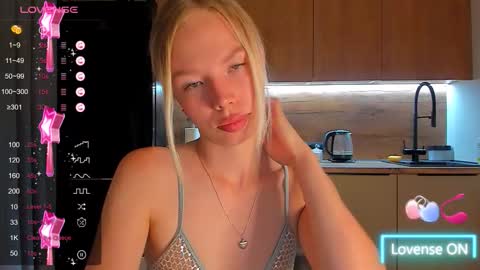 Olivia 3 online show from September 21, 10:41 pm