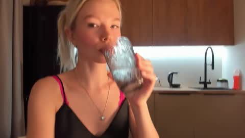 Olivia 3 online show from January 10, 8:48 pm