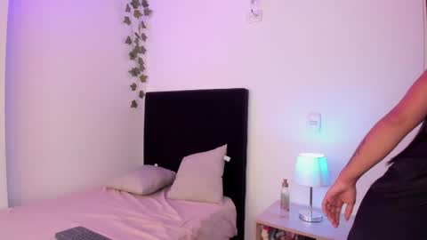 olivia online show from December 22, 12:08 pm