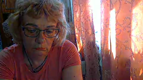 Olivia Mia online show from June 6, 11:49 am