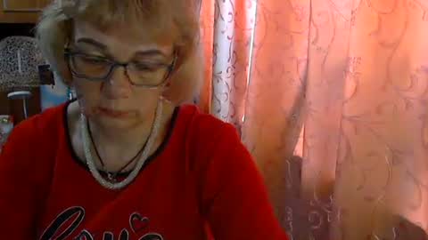 Olivia Mia online show from April 25, 2:14 pm