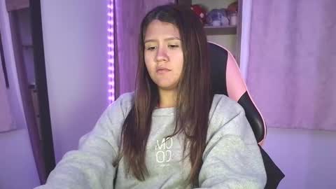 Snapshot of olivia_watson_ chatting on October 12, 12:46 am Olivia online show from October 12, 12:46 am