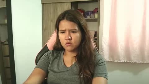 Snapshot of olivia_watson_ chatting on October 13, 1:47 pm Olivia online show from October 13, 1:47 pm