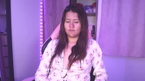 Snapshot of olivia_watson_ chatting on October 18, 10:44 pm Olivia online show from October 18, 10:44 pm