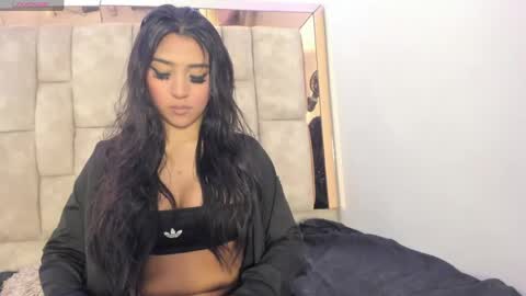 Olivia Evangelista online show from April 24, 2:47 am