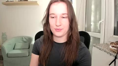 Oliwiaa2004 online show from February 9, 6:26 pm