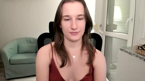 Oliwiaa2004 online show from December 6, 12:38 pm