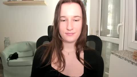 Oliwiaa2004 online show from January 29, 11:14 pm