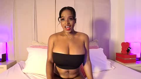 Snapshot of oliviabeneett chatting on October 11, 7:38 pm My name is olivia but can you call me Oli online show from October 11, 7:38 pm