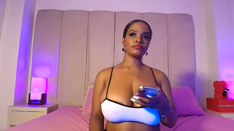Snapshot of oliviabeneett chatting on October 20, 9:29 pm My name is olivia but can you call me Oli online show from October 20, 9:29 pm
