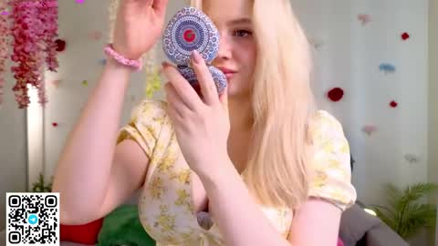 Olivia online show from April 26, 2:31 am