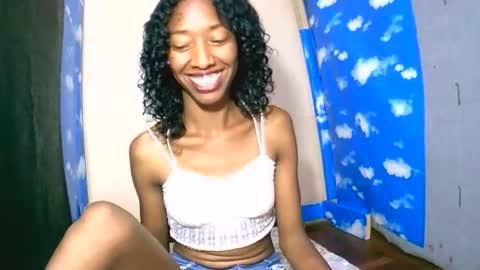 Snapshot of oliviah27 chatting on September 30, 7:08 pm oliviah27 online show from September 30, 7:08 pm