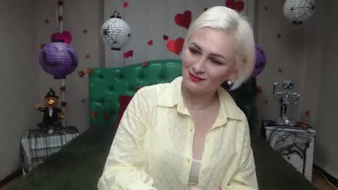 OliviaHorst online show from October 29, 6:40 am