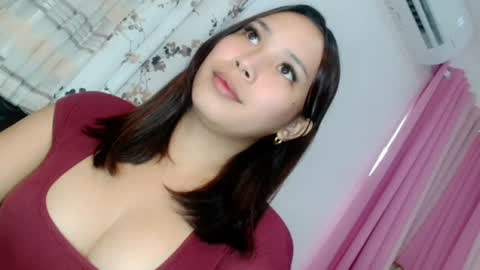 oliviahutton online show from June 19, 6:17 am