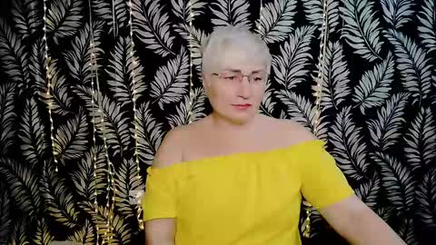 Kelly online show from April 19, 10:26 am