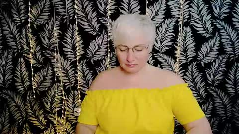 Kelly online show from April 25, 10:29 am