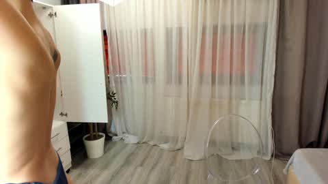 Snapshot of oliviarimes chatting on February 7, 7:18 am Alina online show from February 7, 7:18 am